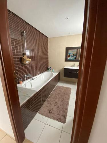 Luxueux appartement - terrasse en face de la mer in היבון Luxueux appartement - terrasse en face de la mer in היבון