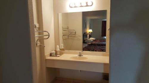 在meiguo.com看到的Cedar Creek Inn的介绍图片