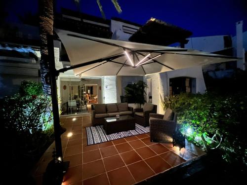 Townhouse beachfront in Costalita in ซาลาดิโย เบนามารา Townhouse beachfront in Costalita in ซาลาดิโย เบนามารา