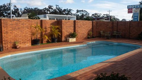 Swimming pool, Yambil Inn Motel in Griffith Swimming pool, Yambil Inn Motel in Griffith