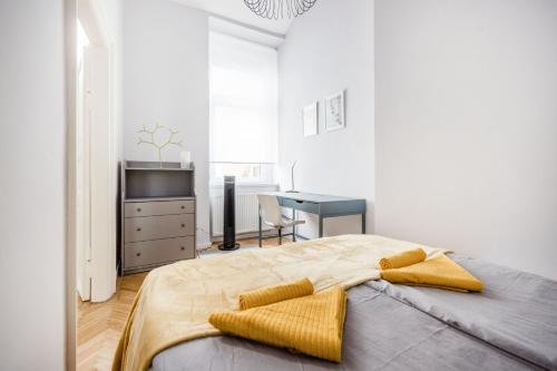 Serene and spacious apartment in the centre