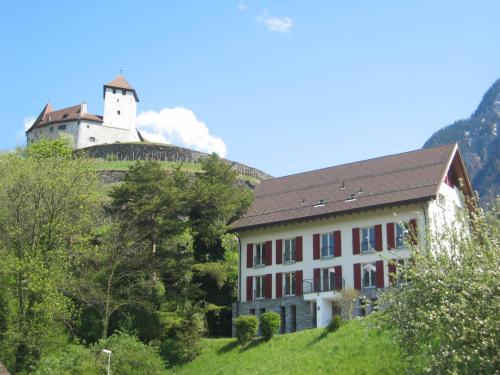 Pohled zvenku, Haus Gutenberg in Balzers Pohled zvenku, Haus Gutenberg in Balzers