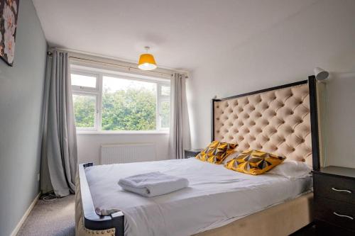 Host & Stay - Manfield Avenue