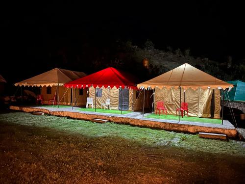 Himalyan Wild Trails Premium Swiss Camp Prashar Lake in ماندي Himalyan Wild Trails Premium Swiss Camp Prashar Lake in ماندي