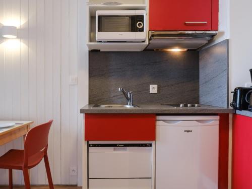 Kitchen, travelski home select - Residence Les Lys in Saint-Martin-de-Belleville Kitchen, travelski home select - Residence Les Lys in Saint-Martin-de-Belleville