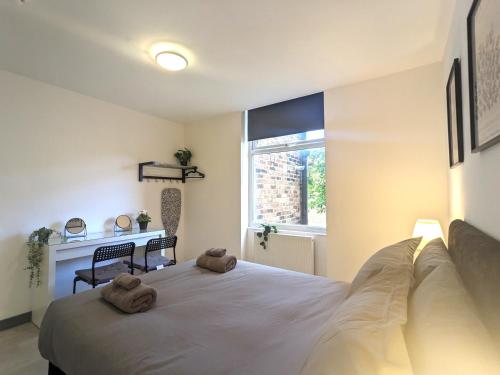 Room Near City Centre Private Bath Free Parking in Edge Hill Room Near City Centre Private Bath Free Parking in Edge Hill