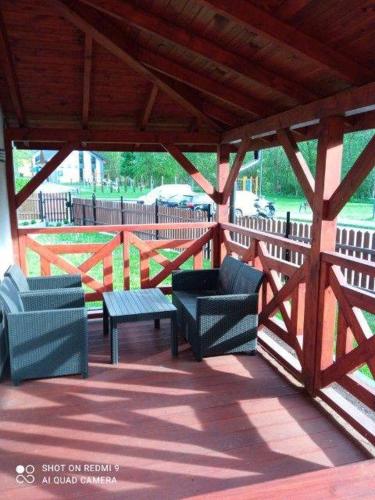 شرفة/ تراس, Gospodarstwo Agroturystyczne in Cisiec شرفة/ تراس, Gospodarstwo Agroturystyczne in Cisiec