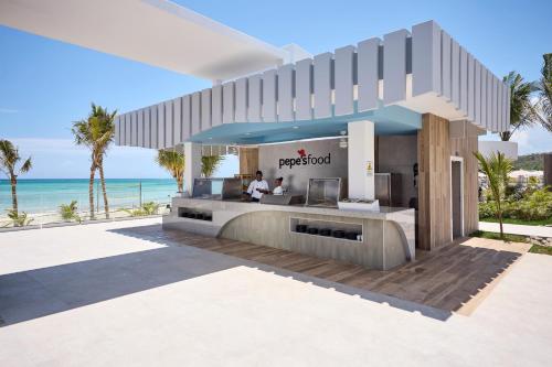 บริการและสิ่งอำนวยความสะดวก, Riu Palace Aquarelle - All Inclusive in ฟอลเมาท์ บริการและสิ่งอำนวยความสะดวก, Riu Palace Aquarelle - All Inclusive in ฟอลเมาท์