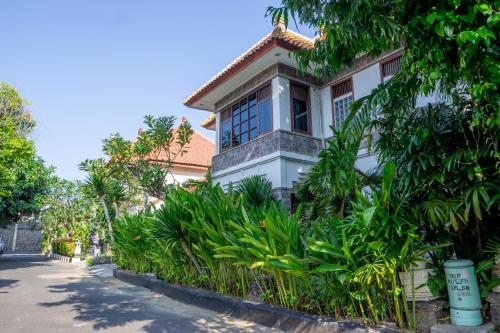 Atres Griya Villa 5 Private Bedroom Kuta