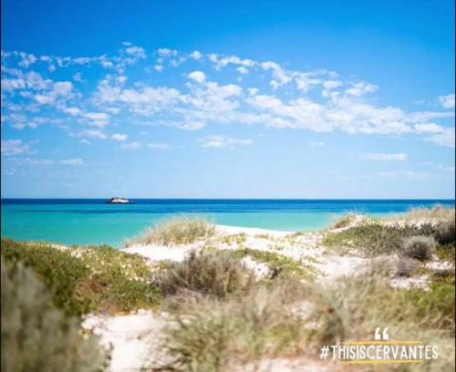 Beach, Margaritaville - 4 bedroom, Fast Wifi, Pool table in Cervantes Beach, Margaritaville - 4 bedroom, Fast Wifi, Pool table in Cervantes