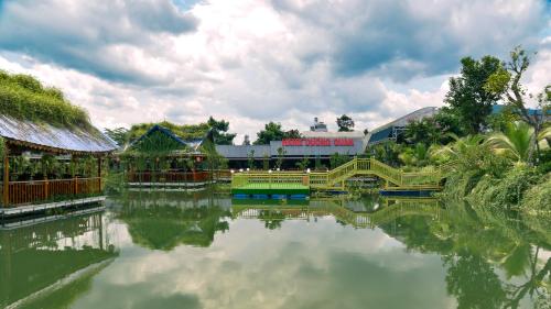Surrounding environment, Resort Hàng Dương in Madagui (Dalat) Surrounding environment, Resort Hàng Dương in Madagui (Dalat)