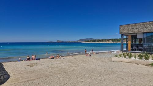 Maison familiale Jardin parking, 10 min plage, 1* in La Bourrasque Maison familiale Jardin parking, 10 min plage, 1* in La Bourrasque