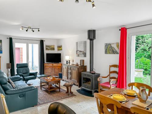 Közös társalgó / TV, Nature et Bord d'Etang à Jars (Nature et Bord d'Etang a Jars) in Jars Közös társalgó / TV, Nature et Bord d'Etang à Jars (Nature et Bord d'Etang a Jars) in Jars