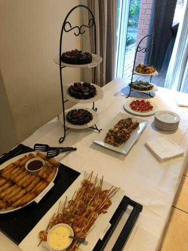 Food and beverages, Redlands Hotel in Pietermaritzburg Food and beverages, Redlands Hotel in Pietermaritzburg