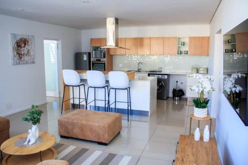 Cocina, Freedom Plaza serviced apartments in Windhoek Cocina, Freedom Plaza serviced apartments in Windhoek
