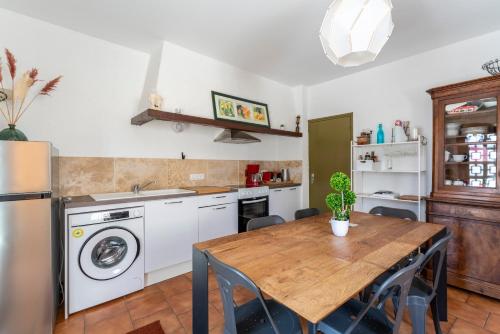 L'oustalet en Provence in Saint Hilaire D'Ozilhan L'oustalet en Provence in Saint Hilaire D'Ozilhan