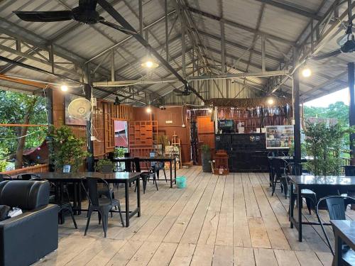 Restaurant, BK Bungalows in Kampong Cham Restaurant, BK Bungalows in Kampong Cham