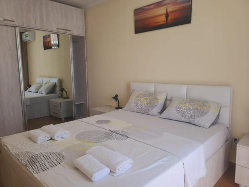 orbi residens with one separate bedroom