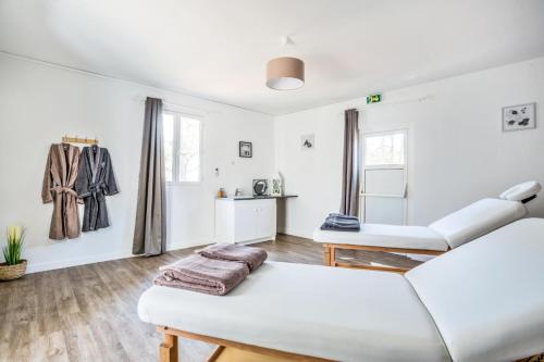 Bathroom, Residence Saint-Raphael Valescure - maeva Home - Appartement cosy 2 pieces 4 personnes - Prestige - in Vallon du Mal Temps Bathroom, Residence Saint-Raphael Valescure - maeva Home - Appartement cosy 2 pieces 4 personnes - Prestige - in Vallon du Mal Temps