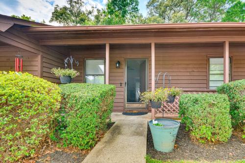 High Point Townhome with Patio, 1 Mi to Main Street! in High Point (NC) High Point Townhome with Patio, 1 Mi to Main Street! in High Point (NC)