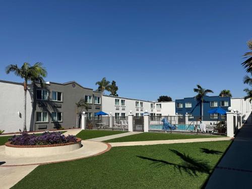 Studio 6 Suites Carson, CA