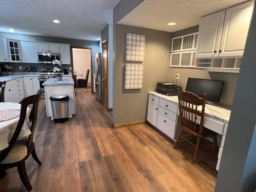 Spacious 4BR Colonial with River Views & Family Charm in Barboursville (WV) Spacious 4BR Colonial with River Views & Family Charm in Barboursville (WV)
