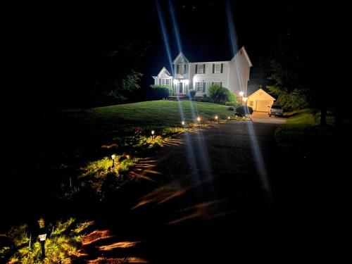 Spacious 4BR Colonial with River Views & Family Charm in Barboursville (WV) Spacious 4BR Colonial with River Views & Family Charm in Barboursville (WV)