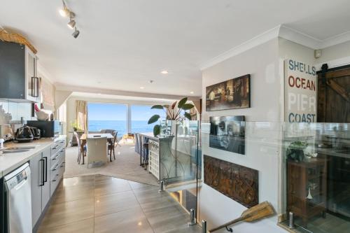 Pacific Ocean seafront home 3b2b near airport in Suburb Pacific Ocean seafront home 3b2b near airport in Suburb