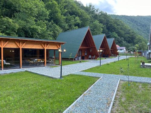 Satul de Vacanța Carla (Satul de Vacanta Carla) in Valea Manastirii Satul de Vacanța Carla (Satul de Vacanta Carla) in Valea Manastirii