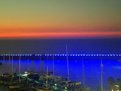 Beach Front Luxury Apartment in Herzliya Beach Front Luxury Apartment in Herzliya