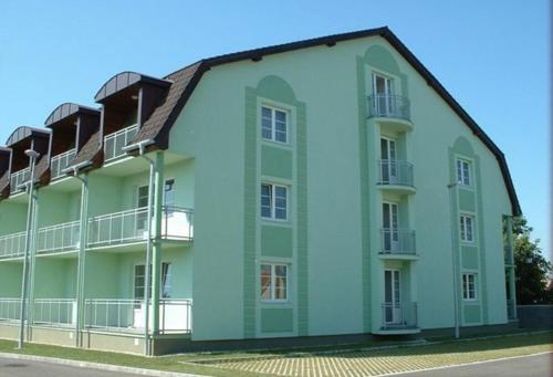 Vukmán Apartman (Vukman Apartman) in Tizenharom Varos Vukmán Apartman (Vukman Apartman) in Tizenharom Varos