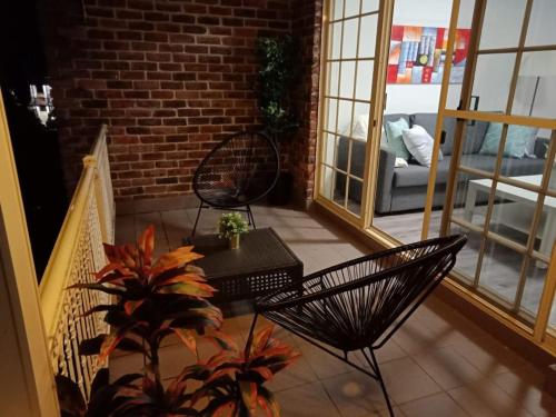 شرفة/ تراس, Modern 2BR Apartment and Parking in Griffith - Hosted by Canstay in جريفيث شرفة/ تراس, Modern 2BR Apartment and Parking in Griffith - Hosted by Canstay in جريفيث