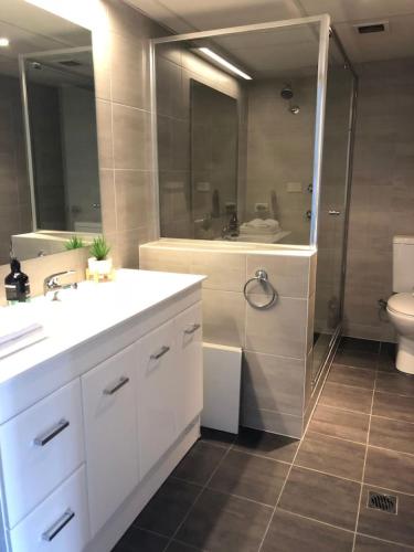 حمام, Modern 2BR Apartment and Parking in Griffith - Hosted by Canstay in جريفيث حمام, Modern 2BR Apartment and Parking in Griffith - Hosted by Canstay in جريفيث