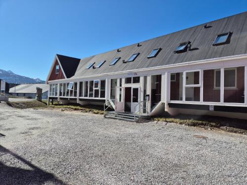 Tampilan eksterior, Hotel Nordbo in Nuuk Tampilan eksterior, Hotel Nordbo in Nuuk