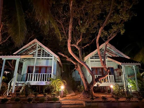 Nice Beach Bungalow in Coconut Beach Nice Beach Bungalow in Coconut Beach