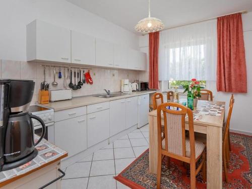 Konyha, Apartments and rooms with a swimming pool Mlini, Dubrovnik - 23441 in Brasina Konyha, Apartments and rooms with a swimming pool Mlini, Dubrovnik - 23441 in Brasina