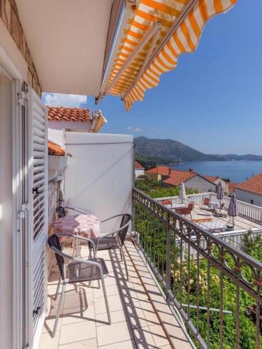 Erkély/terasz, Apartments and rooms with a swimming pool Mlini, Dubrovnik - 23441 in Brasina Erkély/terasz, Apartments and rooms with a swimming pool Mlini, Dubrovnik - 23441 in Brasina