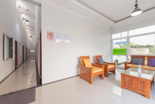 Lobby, UrbanView Hotel 3m Syariah in Soekarno Hatta Bypass Lobby, UrbanView Hotel 3m Syariah in Soekarno Hatta Bypass