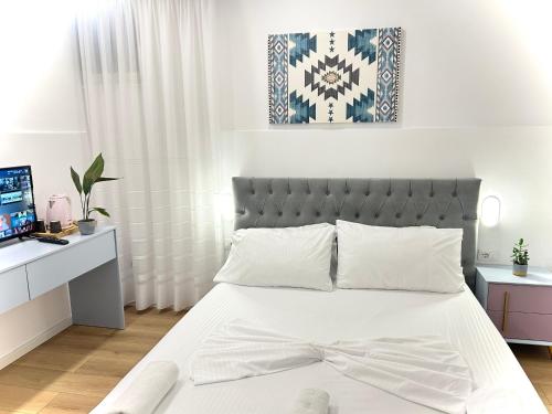 Tirana Square Hotel in Тирана Tirana Square Hotel in Тирана