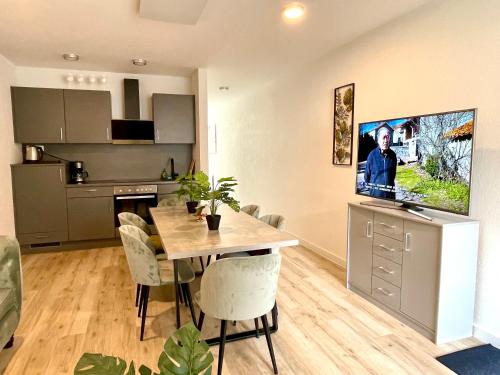 NEU Goldstadt wunderschönes 2 Zimmer Apartament Schlössle Zentrum Pforzheim (NEU Goldstadt wunderschones 2 Zimmer Apartament Schlossle Zentrum Pforzheim) in Pforzheim NEU Goldstadt wunderschönes 2 Zimmer Apartament Schlössle Zentrum Pforzheim (NEU Goldstadt wunderschones 2 Zimmer Apartament Schlossle Zentrum Pforzheim) in Pforzheim