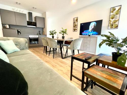 NEU Goldstadt wunderschönes 2 Zimmer Apartament Schlössle Zentrum Pforzheim (NEU Goldstadt wunderschones 2 Zimmer Apartament Schlossle Zentrum Pforzheim) in Pforzheim NEU Goldstadt wunderschönes 2 Zimmer Apartament Schlössle Zentrum Pforzheim (NEU Goldstadt wunderschones 2 Zimmer Apartament Schlossle Zentrum Pforzheim) in Pforzheim