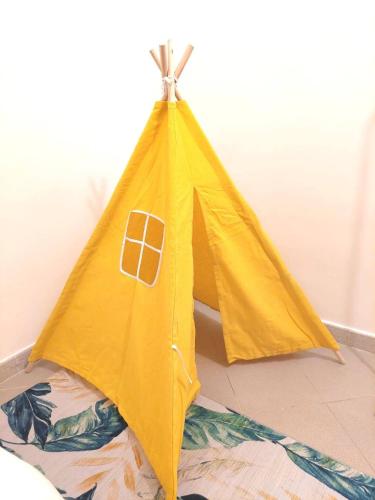 5 Minutes from MTR Full kitchen and toilet with Elevator in Quarry Bay 5 Minutes from MTR Full kitchen and toilet with Elevator in Quarry Bay