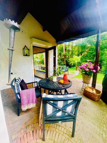 Garden, Magical Cottage in the woods in Baarn Garden, Magical Cottage in the woods in Baarn