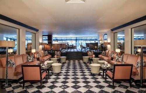 Пъб/Фоайе, The Bristol Hotel in Бристъл Пъб/Фоайе, The Bristol Hotel in Бристъл