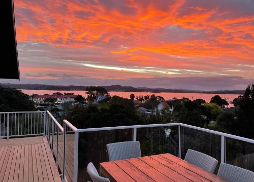 Russell Penthouse in Russell Russell Penthouse in Russell