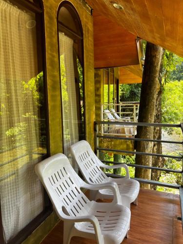 Balcony/terrace, Khao Sok Jungle Huts Resort in Khao Sok (Suratthani) Balcony/terrace, Khao Sok Jungle Huts Resort in Khao Sok (Suratthani)