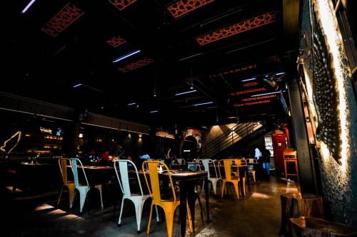 Étterem, CLIFF EMBASSY BANQUET AND SUITES in Hosamane Étterem, CLIFF EMBASSY BANQUET AND SUITES in Hosamane