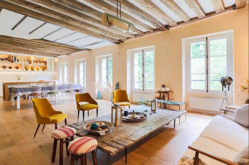 Uitzicht, Beautiful villa view on garden and Paris Eiffel tower near transport Paris in Meudon Uitzicht, Beautiful villa view on garden and Paris Eiffel tower near transport Paris in Meudon