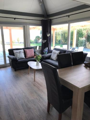 Schones Ferienhaus mit viel Privatsphare in einem ruhigen Ferienpark in Tholen Schones Ferienhaus mit viel Privatsphare in einem ruhigen Ferienpark in Tholen