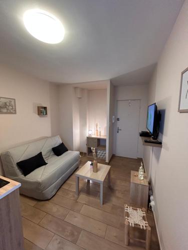 Magnifique studio neuf avec balcon in לקסאו Magnifique studio neuf avec balcon in לקסאו